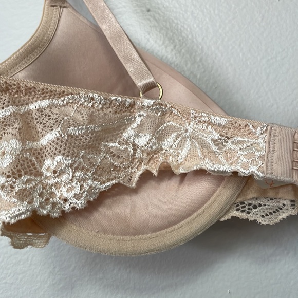Gillian & OMalley nude colored bra with lace. Size 34C - Picture 5 of 6